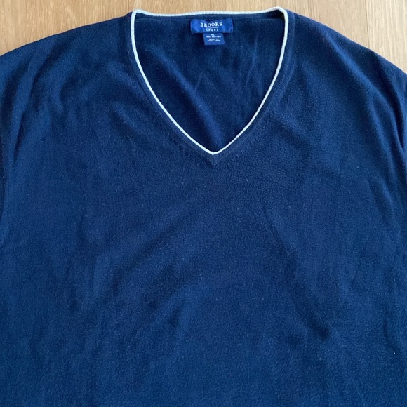 Brooks Brothers Sport V Neck Vest - Picture 6 of 6